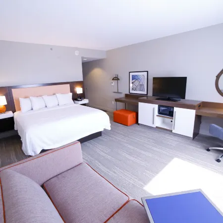 Hampton Inn & Suites Forest City