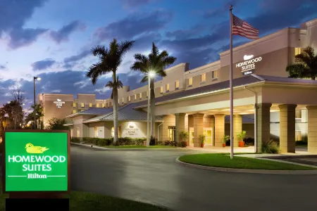 Homewood Suites by Hilton Fort Myers Airport/FGCU Отели рядом с достопримечательностью «Галф Кост Таун Сентер»