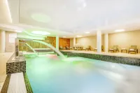 DoubleTree by Hilton Krakow - Pool