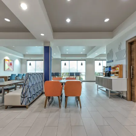 Holiday Inn Express & Suites ATHENS by IHG