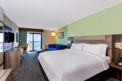 Holiday Inn Express & Suites Oceanfront Daytona Bch Shores Hotels in Daytona Beach