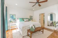 Tranquil Downtown Retreat - 4 Minutes to Aquarium & Coolidge Park!