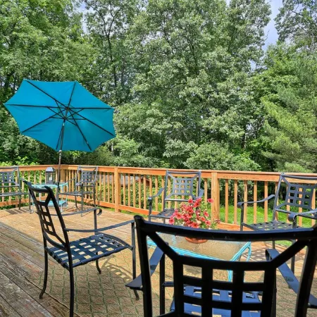 East Cavalry Red House<br>3 bedrooms 3 full baths sleeps up to 12