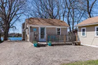 Lakefront Family Beach House Hotels near Willow Tree Winery