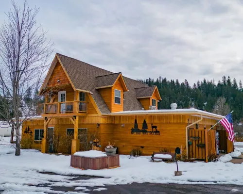 Views of the Mountain from the private decks of this upstairs condo. Hotels in Shoshone County