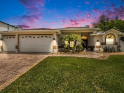 Shore Drive Sunshine Fully Furnished Home Pet Friendly Hotels in Oldsmar