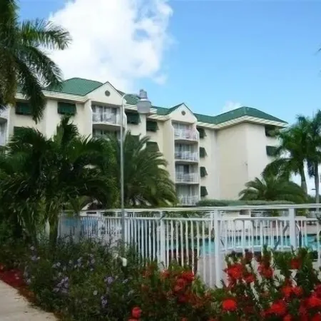 Two-bedroom, two-bath condo close to the Ocean. Full kitchen, living r & balcony