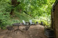 Shurs Lane Cottage, EV Charging, Free Parking, in the heart of Manayunk Hotel in zona Morris Arboretum of the University of Pennsylvania