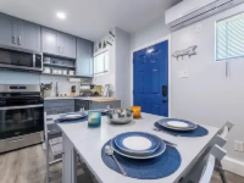 Luxe and Modern South Bay ADU カーソンのホテル