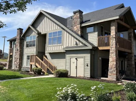 Comfy & Convenient with View of Utah Olympic Park