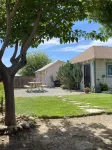 20 minutes from Carrizo Plain National Monument. Twisselman's Cactus Casa Hotels near Carrizo Plain National Monument