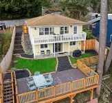 Z Cabin: Vintage Lakeside Retreat w/Private Dock Hotels near Jesus Name Pentecostal Church