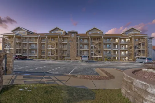 Luxurious Condo with unobstructed access to Table Rock Lake