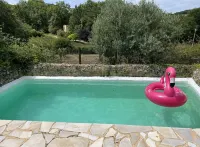 Romantische wijnboerderij met zwembad, buitenkeuken en pizza-oven.