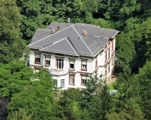 Living on the edge of the "Thuringian Forest" nature reserve in Spindler Villa Hotels in Bad Tabarz