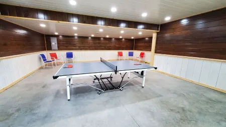 Cozy cabin in tranquil setting overlooking pond