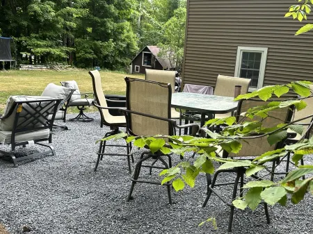 Recently renovated, country setting, short walk to town and beach