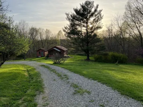 Cozy County Cabin in the woods