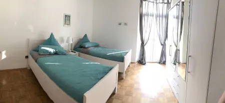 Quiet living near Zollverein, restaurant medallion in the house Отели рядом с достопримечательностью «Музей дизайна красной точки»