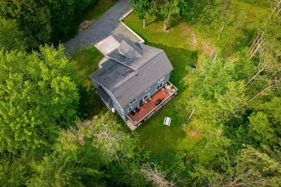 4 BR Home w/ Game Room. 3 Min from WGI & minutes from Wine Trail. Hotel dekat Watkins Glen State Park