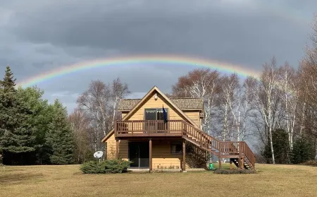 Perfect Grand Marais Get-Away! Pictured Rocks, snowmobile trails, beaches, etc