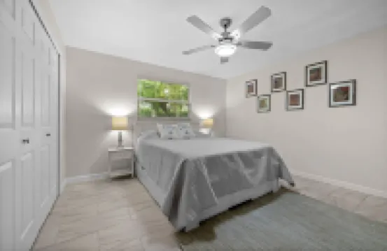 Tropical Retreat Pool Home close to Downtown & Naples Beaches
