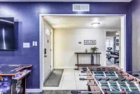 Fresno State 4BR/2BA+Private Pool +Game Room+ Gym!