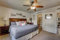 Comfortable Family-Sized Home w/ 4br 3 bath, ping pong, fast wifi and hot tub! - Homestays