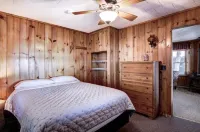 Charming 2-bedroom Hayward Cabin on Lac Courte Oreilles