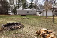 3 Bedroom Cottage with Lake Views