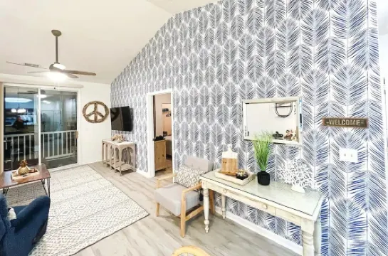 Blue Haven-Beach Condo with Pool and Hot Tub