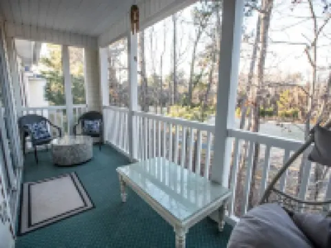 Blue Haven-Beach Condo with Pool and Hot Tub 월드 투어 골프 링크스 주변 호텔