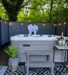 Woodland romantic hideaway - but only 15 mins to city centre!