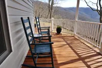 Whittier Mountain Hideaway w/ Breathtaking Views