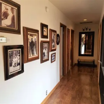 Meadow House 7 / 2 BR / 2 BA Sleeps 6+