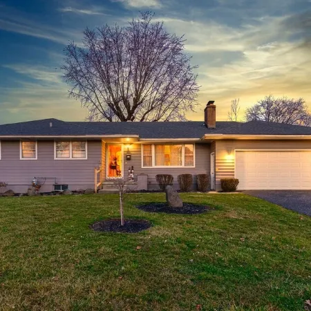 Charming and Spacious 3 Bedroom Home in Lancaster