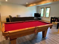 Lighted Hot Tub w/ 4 Bd/2.5 Baths and Very Close to Town.