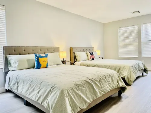 Stunning 5BR Mint Retreat Office & Accessible Bath - 民泊