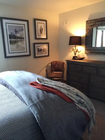 Great Views, Great Location, Newly Renovated & Furnished, Jackson Hole Condo !!