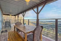 Great Views! Great Rates! King Bed, Firepit, Gas Grill, Dogs Free! Book Today!