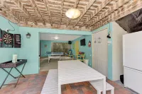 Your Personal Resort-7Br-12 Beds, Pool, Bocce Ball, Boating & so Much More!