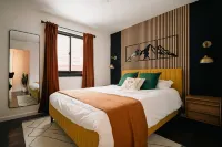 NEW Hot Tub + Arcade + Fire Pit + Mtn Views