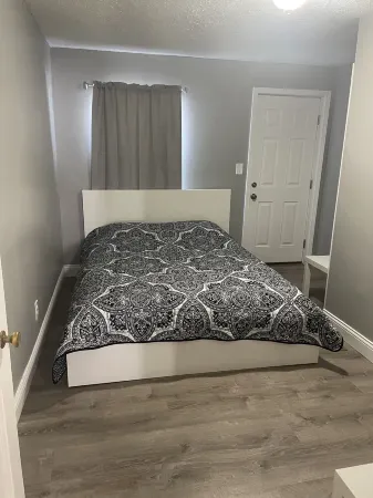 Holland Suites, Suite #1