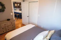 Trendy Loft in Historic Downtown Newark- Local Discounts!