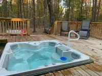 Deer Crossing — Cozy comfort with hot tub and firepit