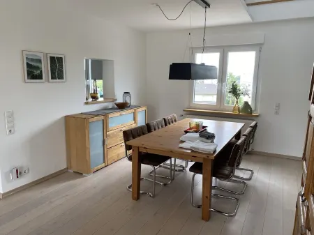 Lichtdurchflutete Ferienwohnung in Bendorf-sayn am Rhein Отели рядом с достопримечательностью «Шлос Зайн»