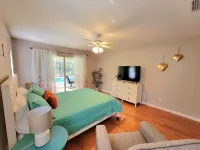 Beautiful Heated Pool House with Backyard Oasis