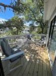 Royal James Upper Unit, Sleeps 6 with Loft + 2 Golf Carts & Pool,Close to Beach
