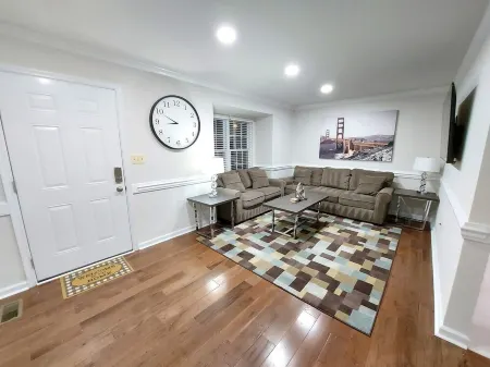 $245/Amazing 3LV, 4BR TH, 3.5BTH close to Quantico