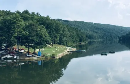 Cozy, Luxury Cabin, in the Heart of Bryce Resort on Bryce Mountain Отели в г. Басай